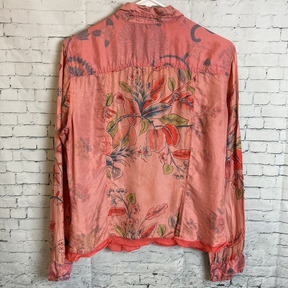 JOHNNY WAS Silk Blouse Snap Closure Ruffle Detail Sz M Bohemian Luxury Floral - Picture 10 of 16